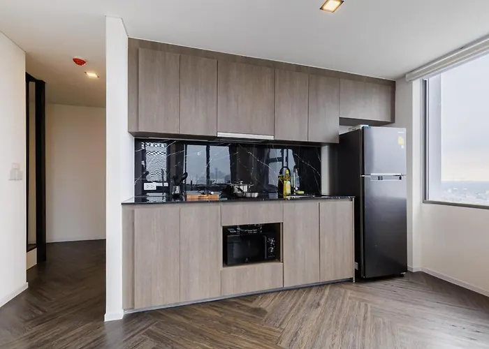 Spacious Luxury Loft Condo- Super Views! 5 Min Bts Bangkok