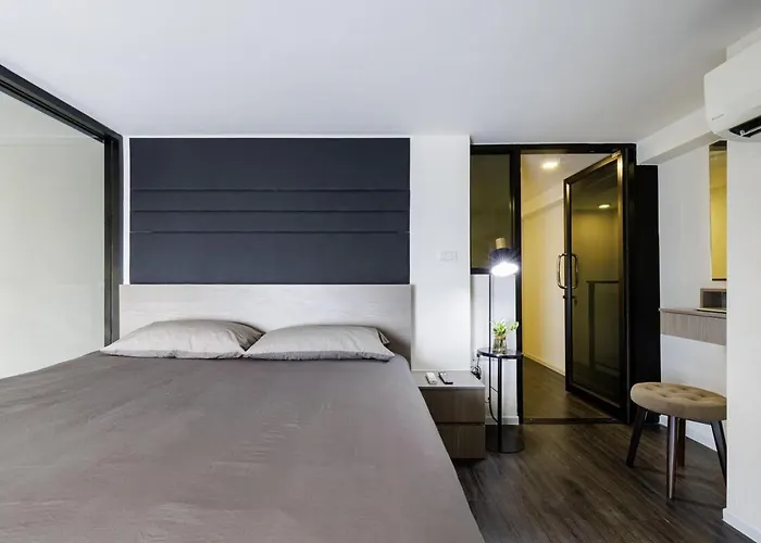 Apartment Spacious Luxury Loft Condo- Super Views! 5 Min Bts Bangkok