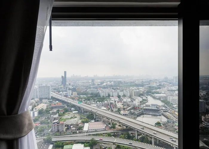 Spacious Luxury Loft Condo- Super Views! 5 Min Bts