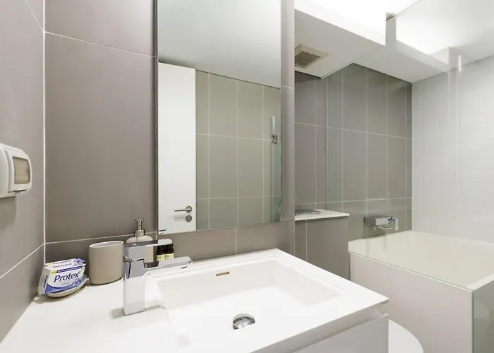 Apartment Spacious Luxury Loft Condo- Super Views! 5 Min Bts Bangkok