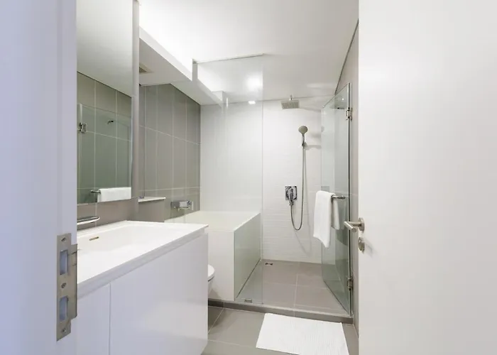 Spacious Luxury Loft Condo- Super Views! 5 Min Bts Apartment *