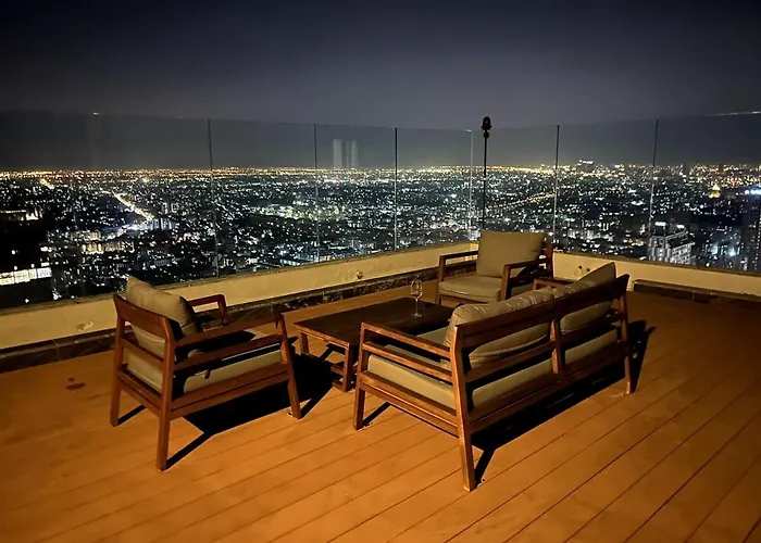 Spacious Luxury Loft Condo- Super Views! 5 Min Bts Apartment