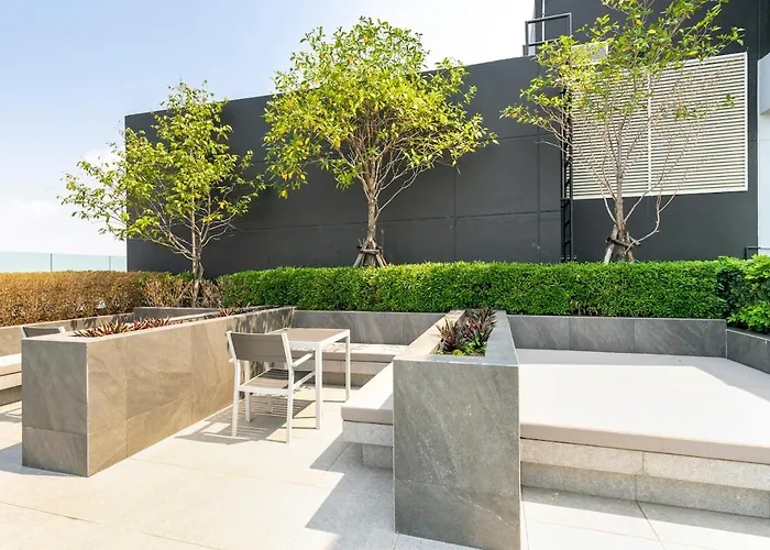 Spacious Luxury Loft Condo- Super Views! 5 Min Bts Apartment *